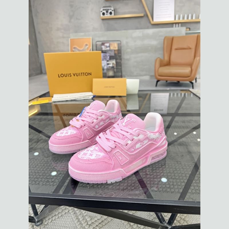 l**is V*t*n sneakers